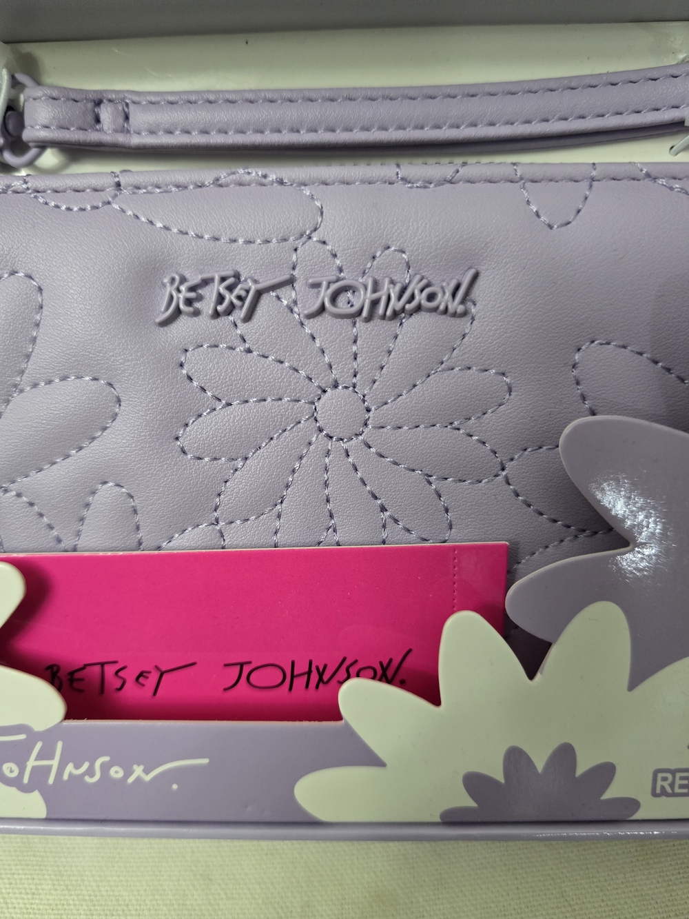 NWT and In BOX Betsey Johnson Lavender Quilted Floral Wristlet - Picture 2 of 3